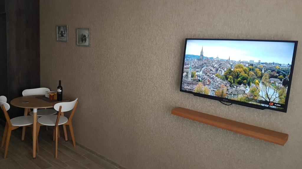 TV a/nebo společenská místnost v ubytování New Gudauri Loft II studio 553