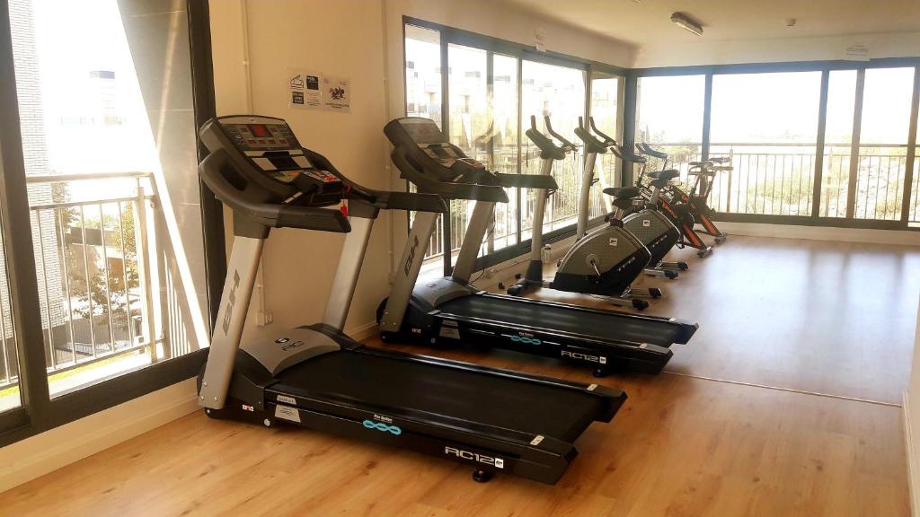Fitness centrum a/nebo fitness zařízení v ubytování COSTA NORTE GYM Apartamento con Terraza Garaje y Piscina
