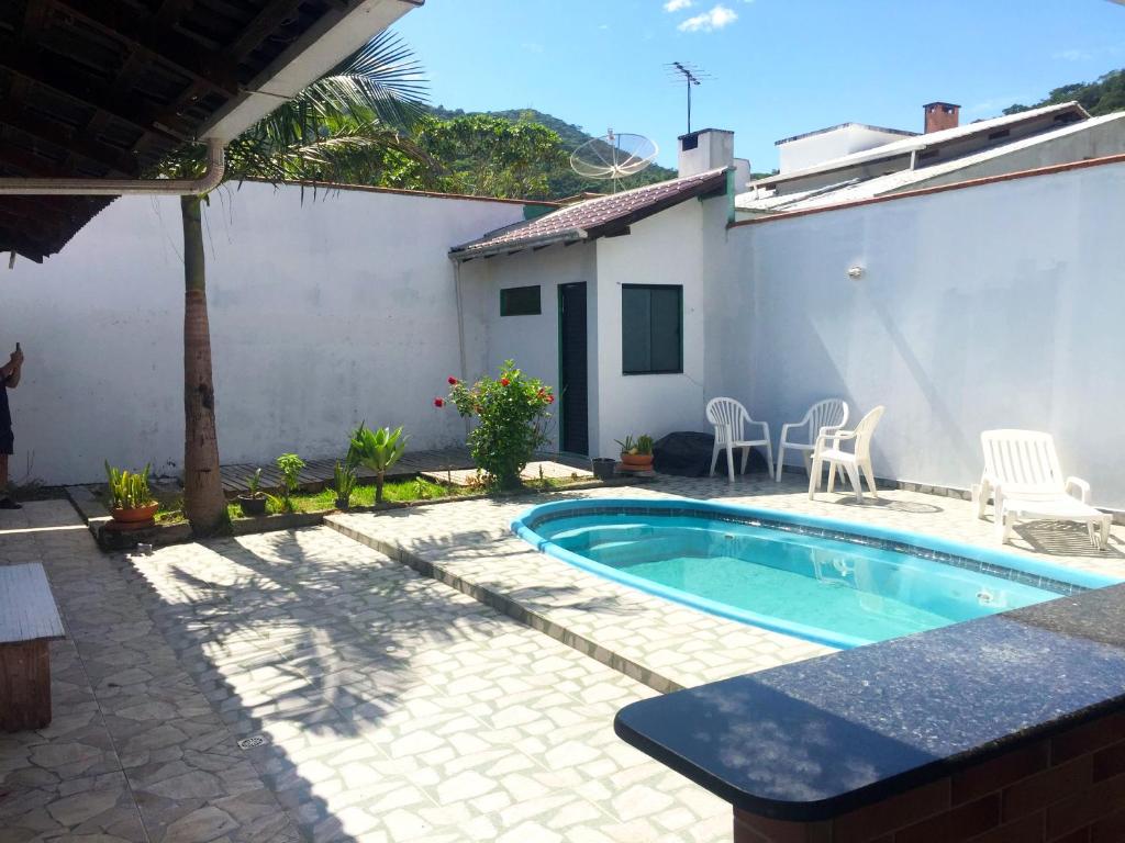  CASA C/ PISCINA INTERPRAIAS BALNEÁRIO CAMBORIU