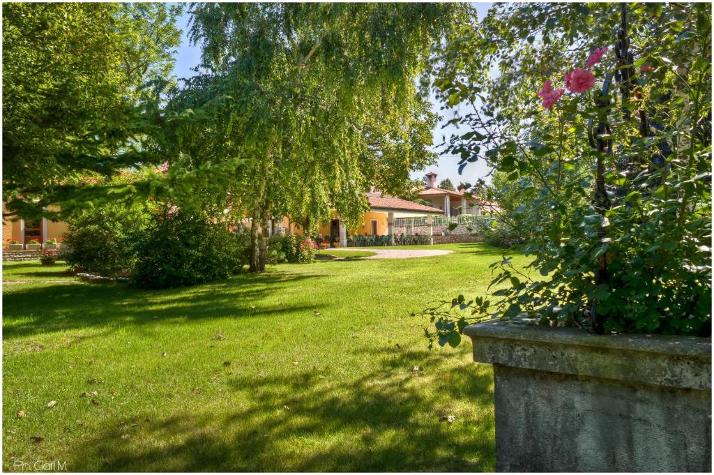 Ogród w obiekcie Hotel Pesek