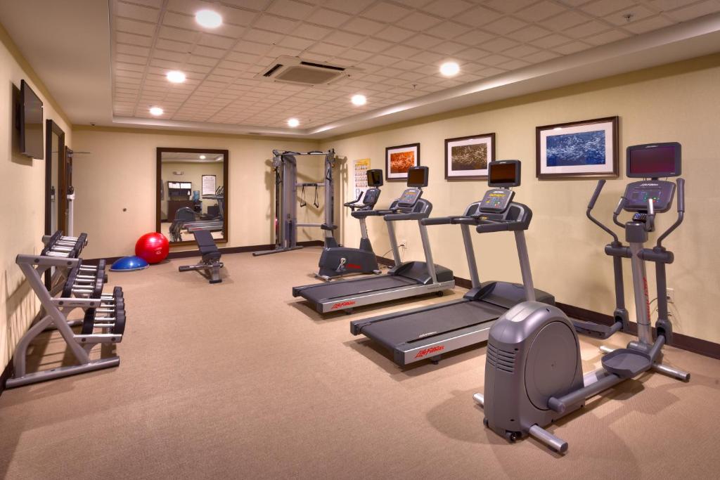 Fitness centrum a/nebo fitness zařízení v ubytování Staybridge Suites Cheyenne by IHG