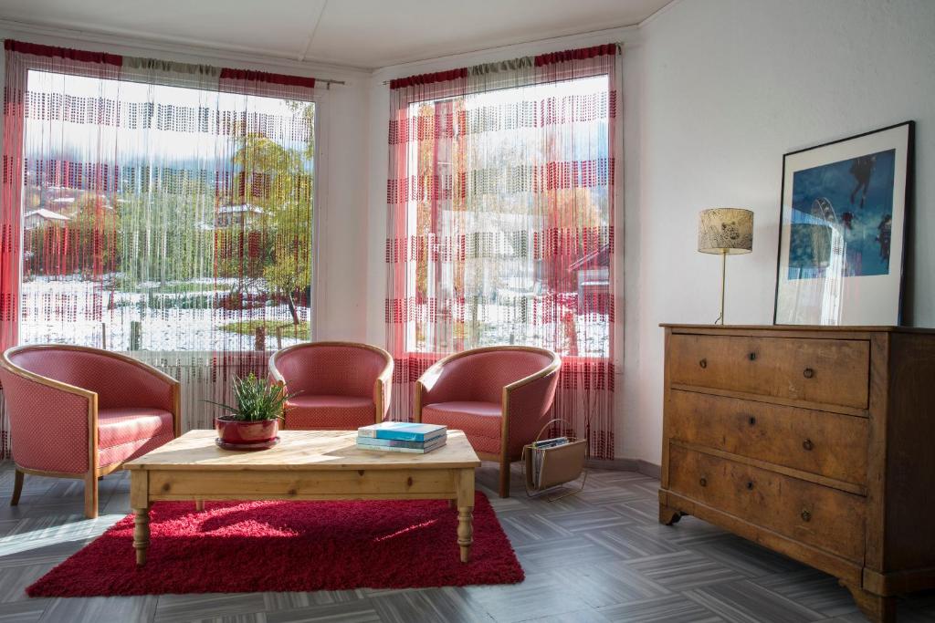Posezení v ubytování Hotel Les Mésanges