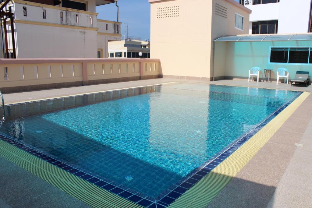 A.A. Pattaya Golden Beach Hotel