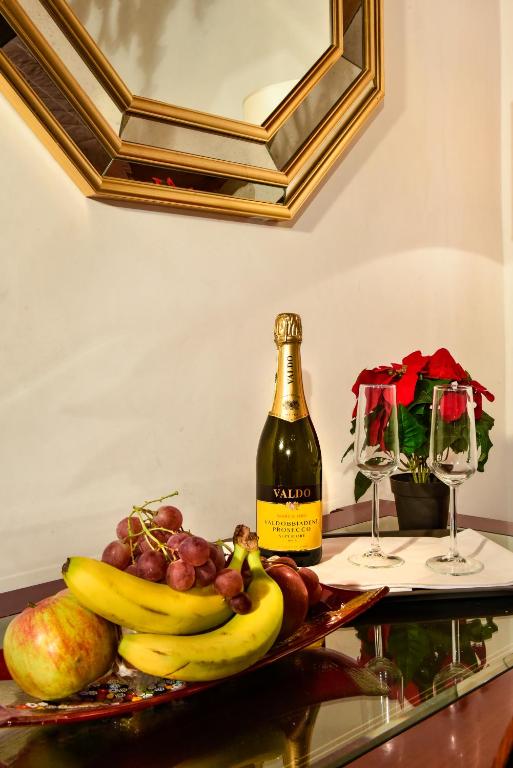 Anzolo Palace - Rooms & Apartments - Deluxe King Room