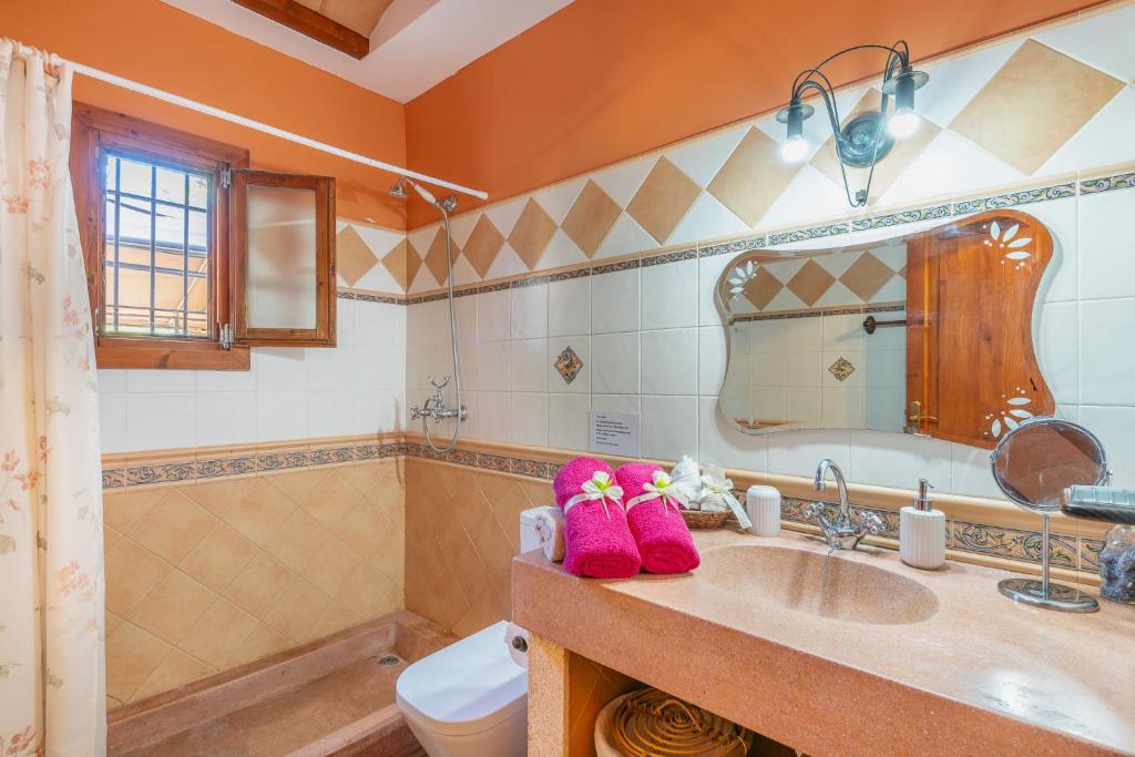 A bathroom at Finca Can Diego