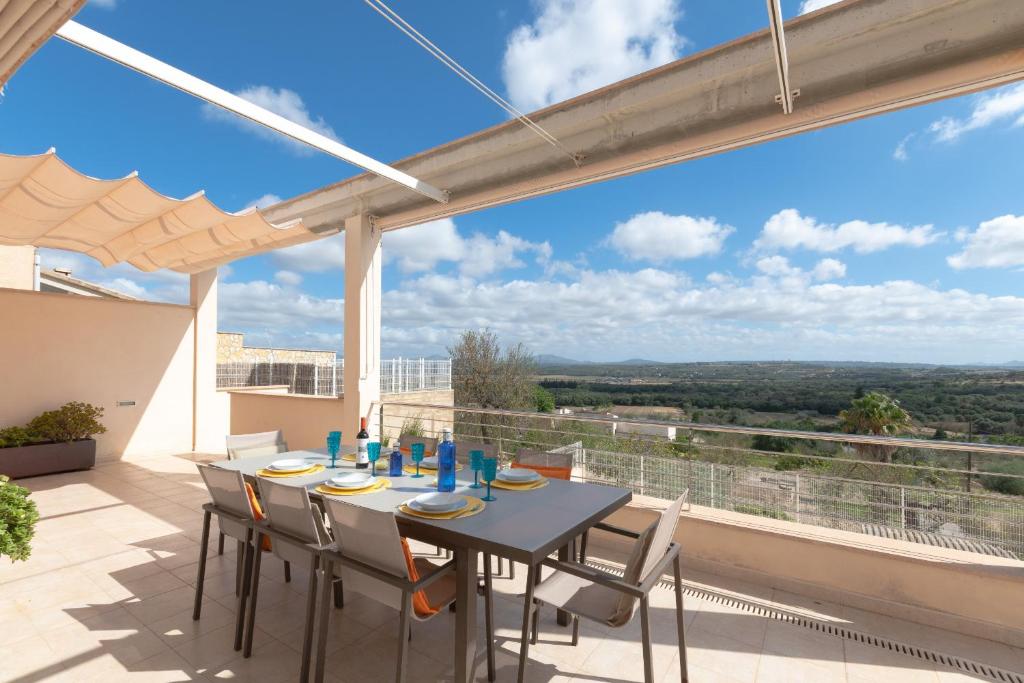 A balcony or terrace at Villa Es Sequer