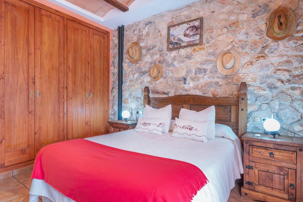 A bed or beds in a room at Finca Can Diego