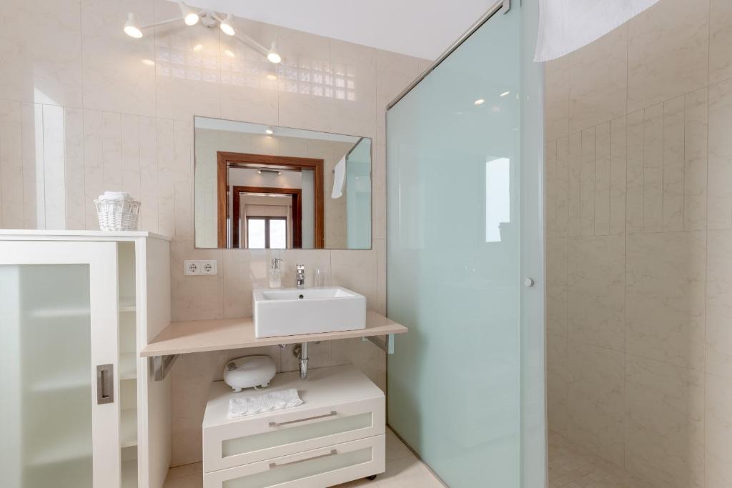 A bathroom at Villa Es Sequer