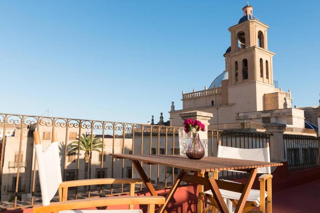 ALC - Stylish Studio with Fantastic Terrace, Old Town ...