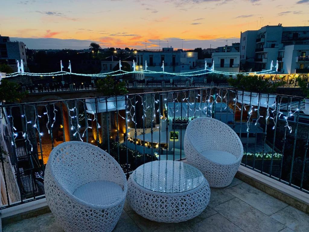 Balkón nebo terasa v ubytování POSEA - Polignano Sea Suites