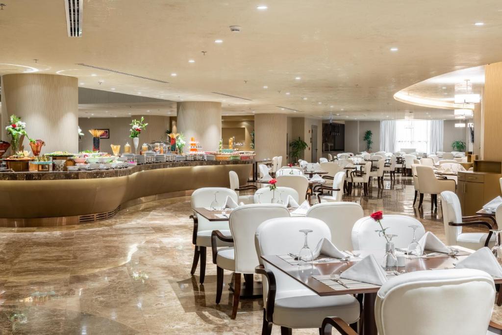 Restaurace v ubytování Millennium Makkah Al Naseem