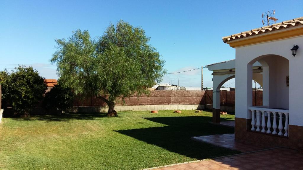 Vonkajšia záhrada v ubytovaní Casa con jardín privado cerca de la playa, para descansar y relajarse