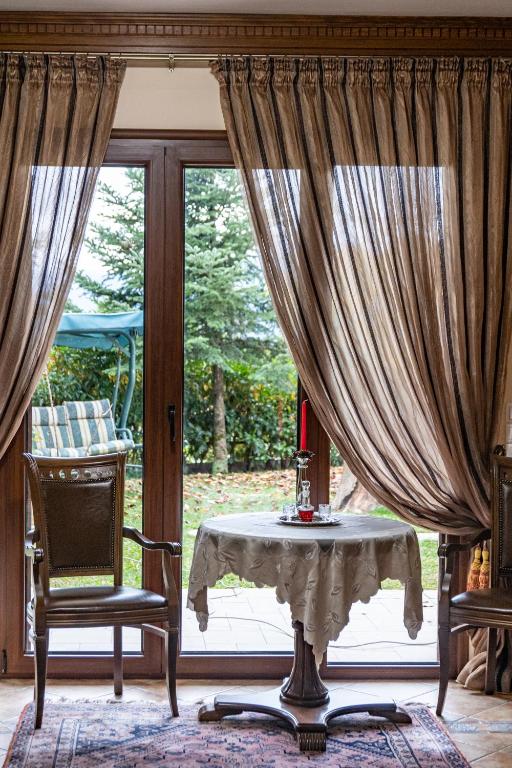 Posezení v ubytování Margit Suites Hotel
