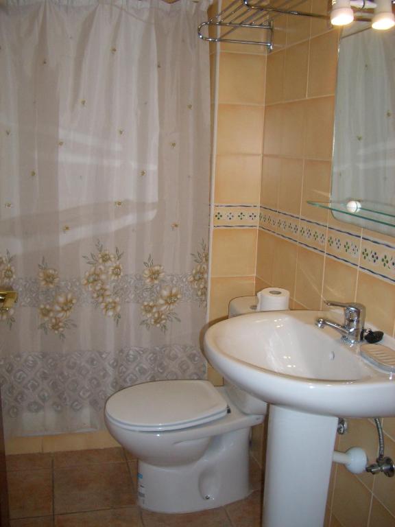 Koupelna v ubytování Apartamentos Ball Benas Edificio Mirador