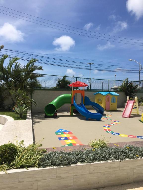  Cabo Frio - Apto na Orla da Praia do Forte