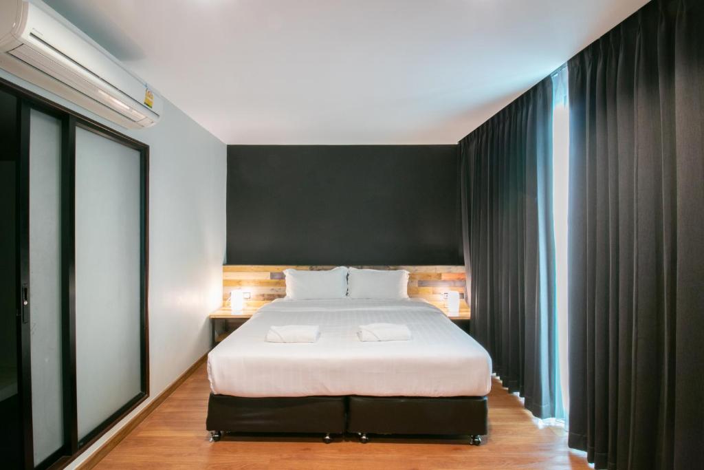 Zleepmotion Bangkok - Deluxe Double Room