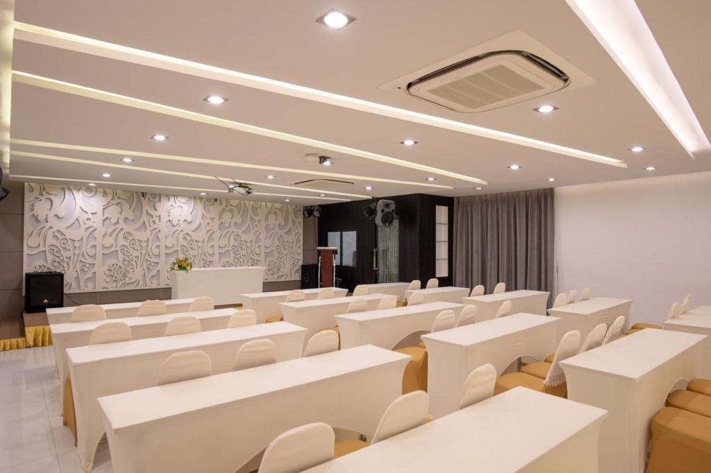 River Front Krabi Hotel - Resim 32