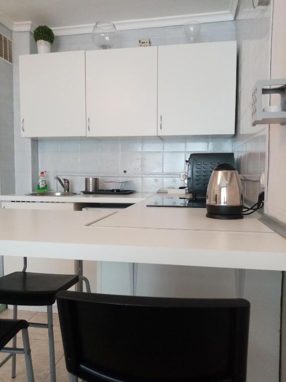 A kitchen or kitchenette at Apartment close to Yumbo,Free parking
