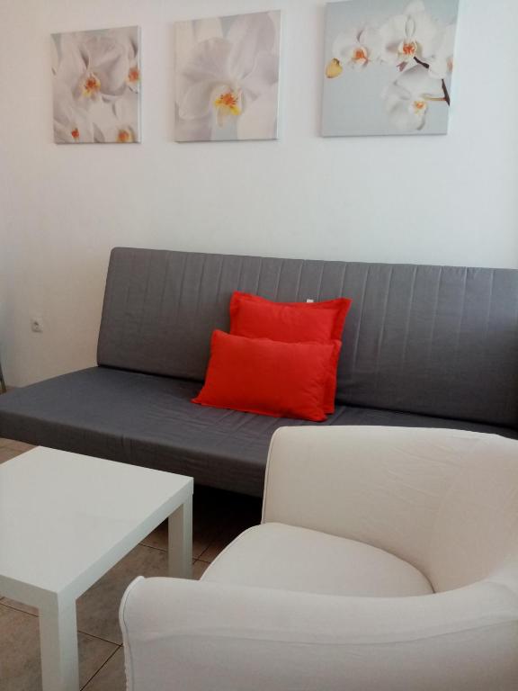 A seating area at Apartment close to Yumbo,Free parking