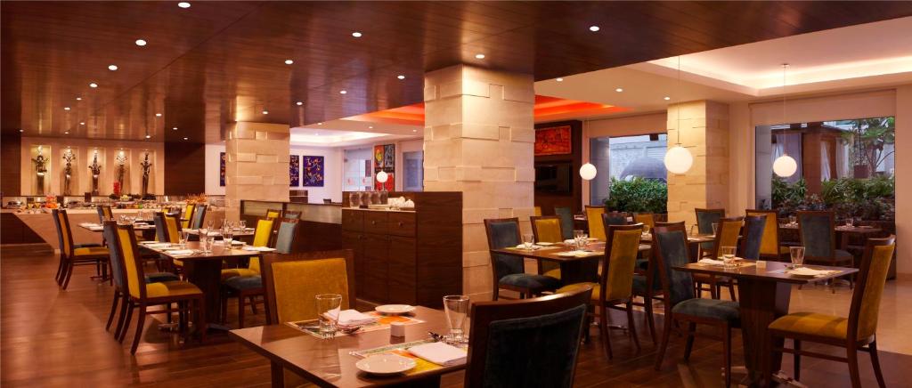 Restaurace v ubytování Lemon Tree Premier, Delhi Airport