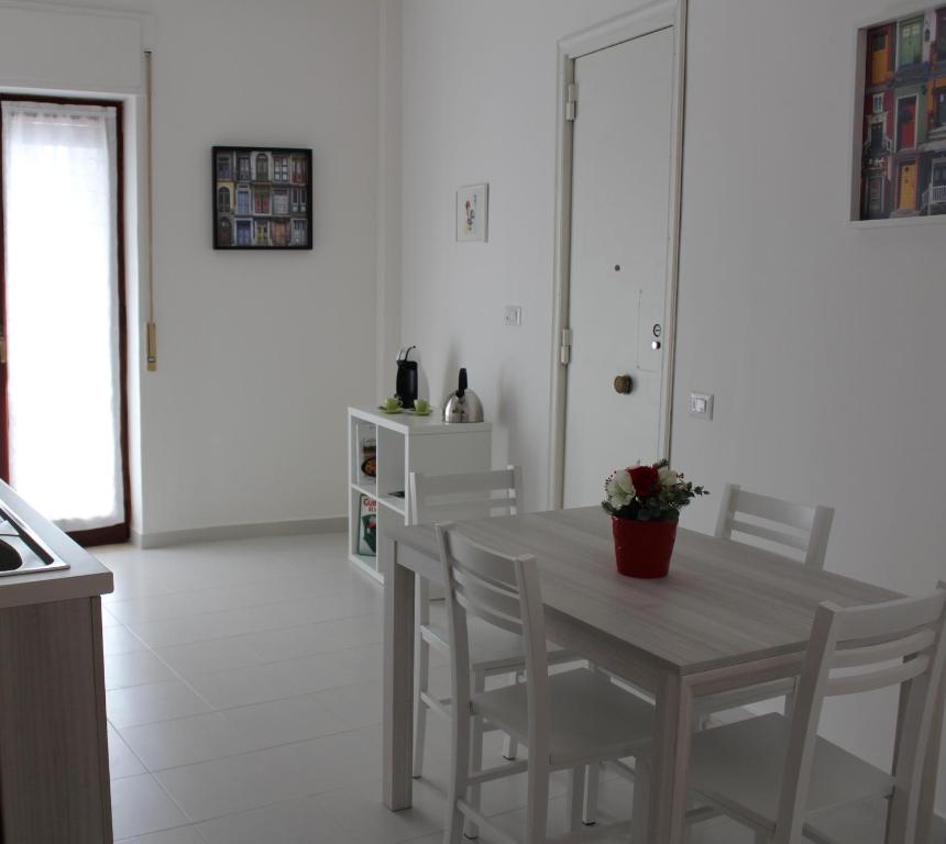 Telewizja i/lub zestaw kina domowego w obiekcie San Vitale House