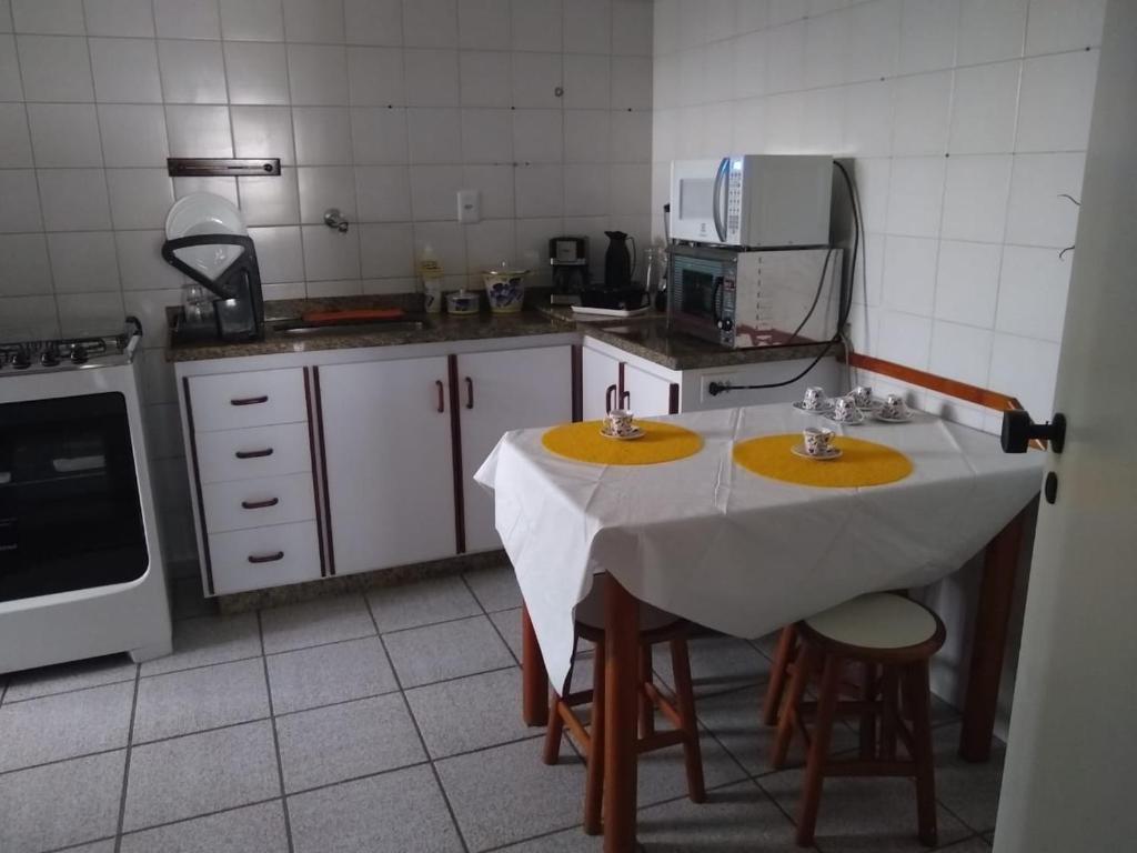  Apartamento Leonardo da Vinci-Praia do Forte-03 Quartos-Cabo Frio