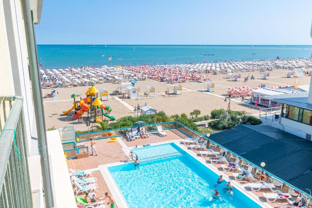 Bazén v ubytování Hotel Touring nebo v jeho okolí