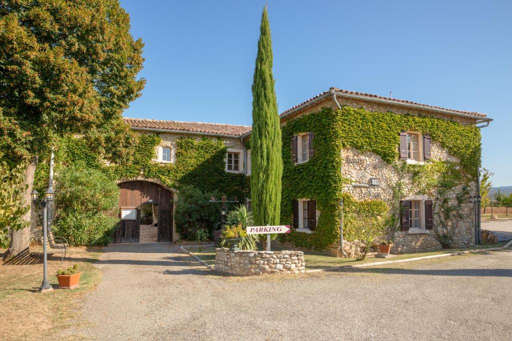 Auberge La Plaine - Housity