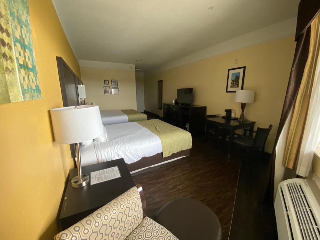Galveston Beach Hotel - 皇后区有两个大号床，阳台 - 非吸烟