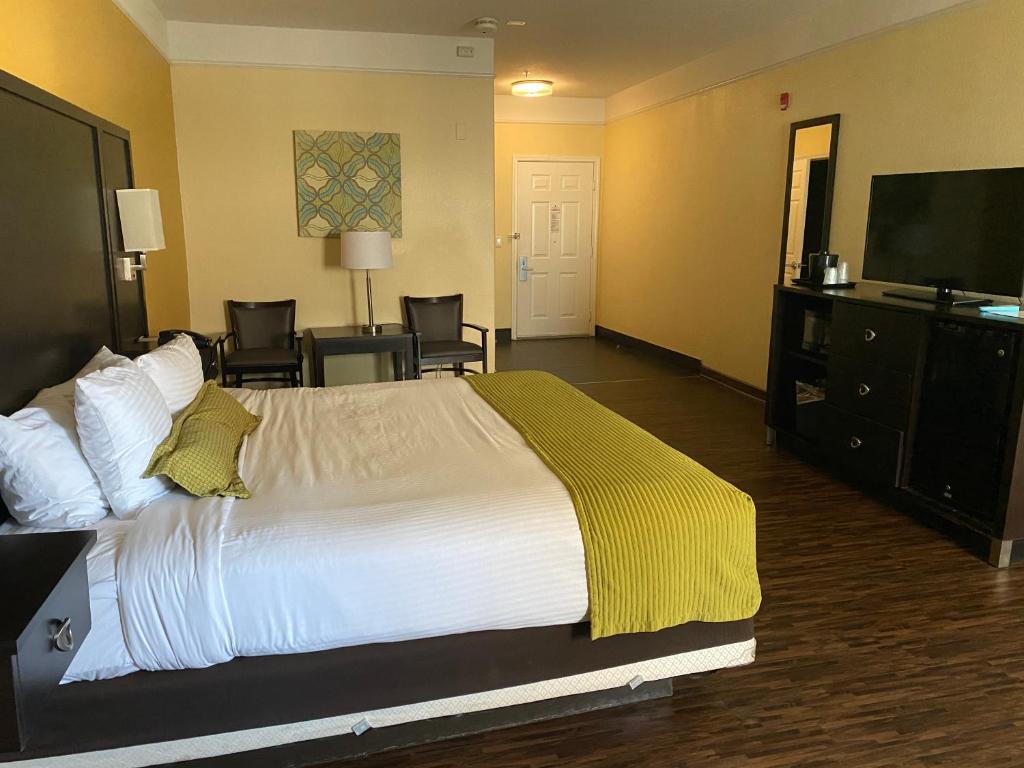 Galveston Beach Hotel - King Room - Disability Access