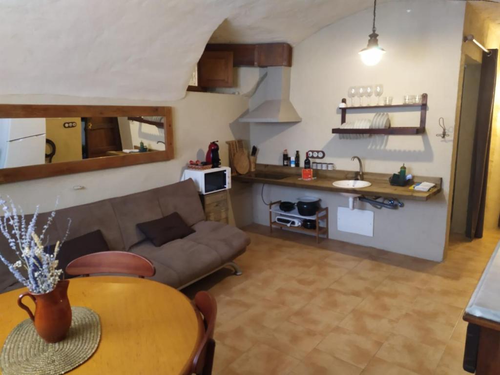 A kitchen or kitchenette at Can Barrina