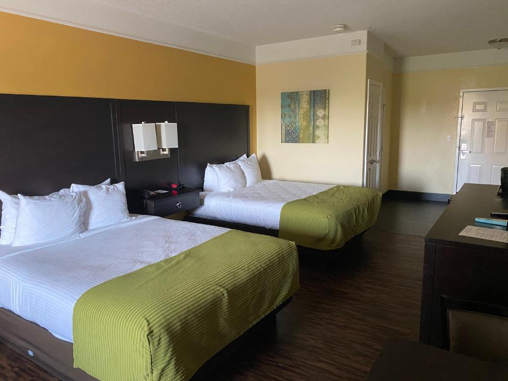 Galveston Beach Hotel - Queen Room With Two Queen Beds - Non Smoking