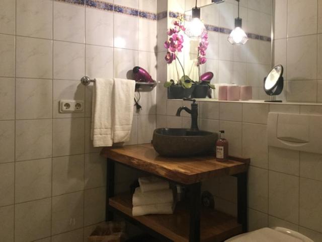 Koupelna v ubytování zu Jeddelohs Lodge Hotel