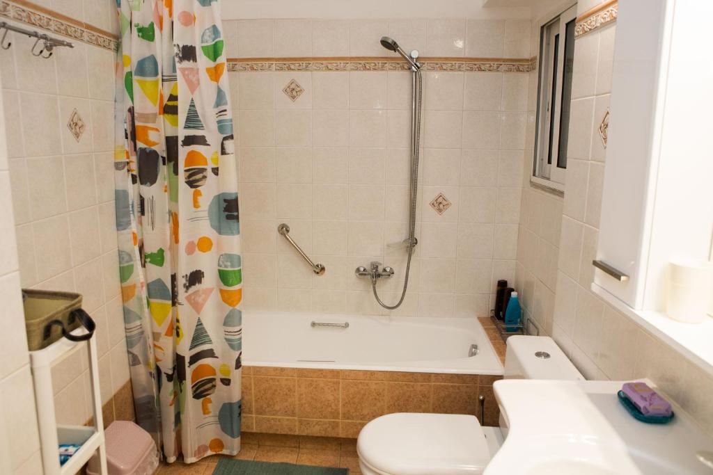 Zdjęcie z galerii obiektu Athens Galatsi Spacious Modern Apartment w Atenach