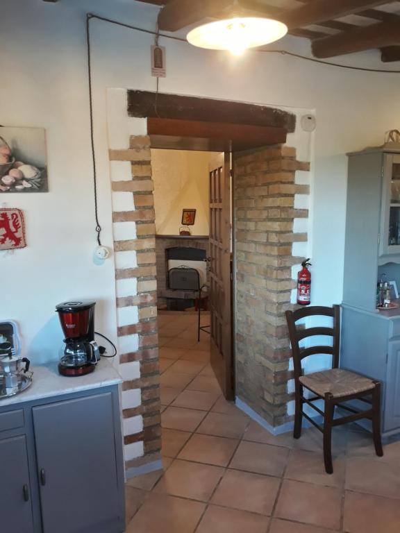 A kitchen or kitchenette at Casa Del Leone Rosso e Welness a due passi dalla Costa dei Trabocchi