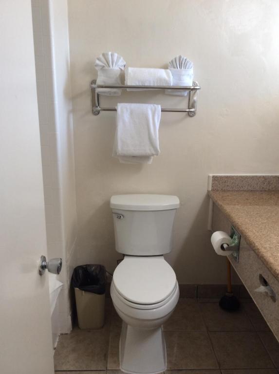 Americas Best Value Presidents Inn on Munras photo