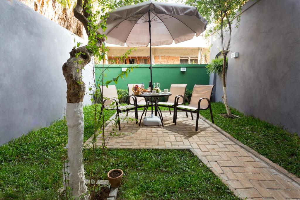  Apartamento com quintal na Praça do Pôr do Sol