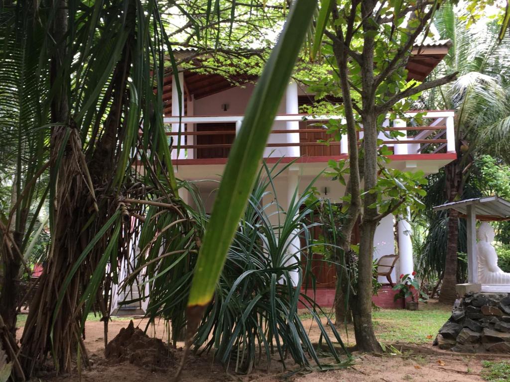 Hidden Garden Tangalle - Double Room With Lake View
