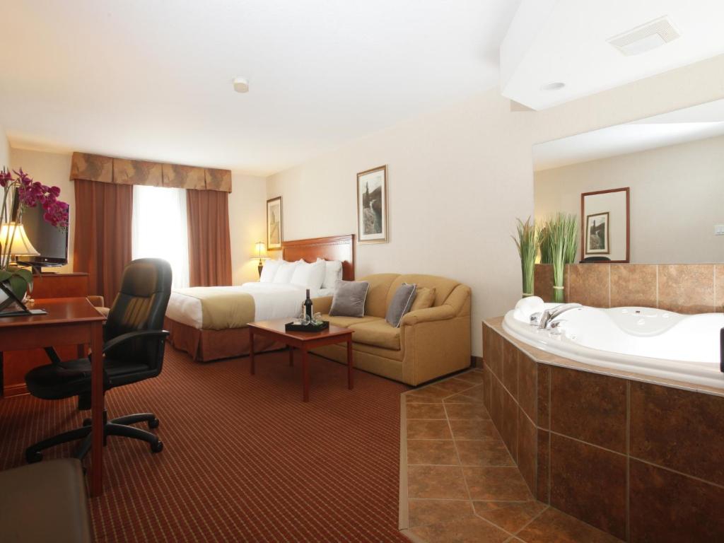 Posezení v ubytování Stonebridge Hotel Dawson Creek