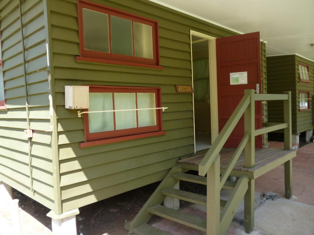 Christmas Creek Café & Cabins - Bungalow With Fan