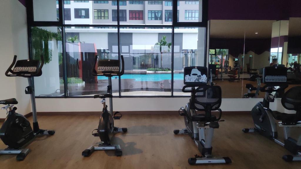 Fitness centrum a/nebo fitness zařízení v ubytování Conezion Luxury 3BR for 7pax @IOI Resort Putrajaya