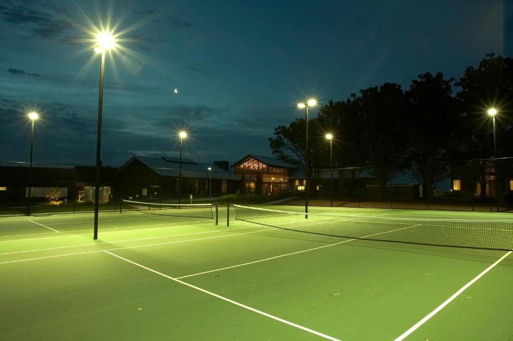 Attività di tennis o squash presso il resort o nelle vicinanze