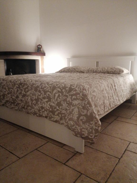 Whiteroom - Housity
