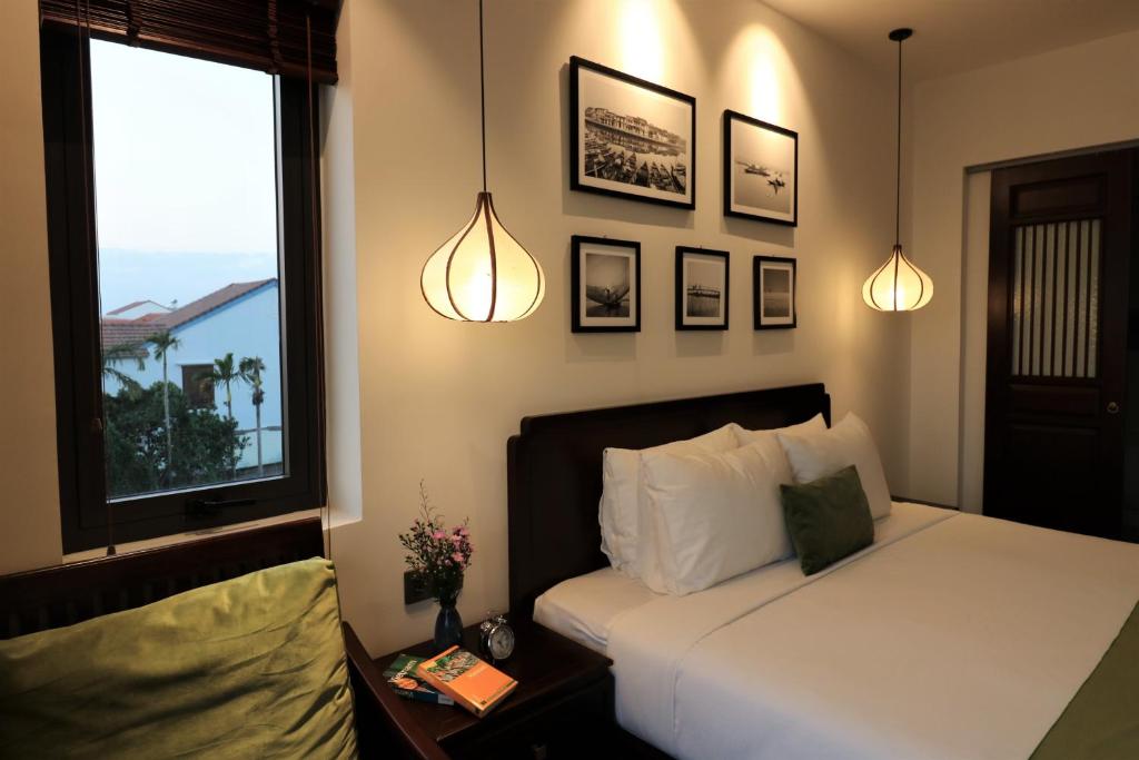 Roxana River Villa - 13