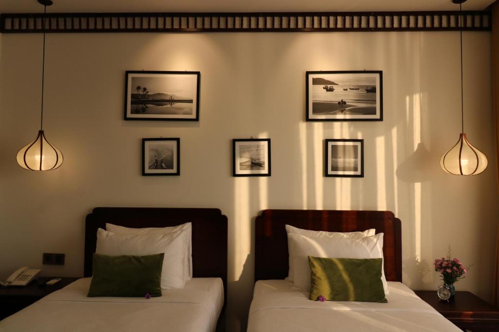 Roxana River Villa - 17