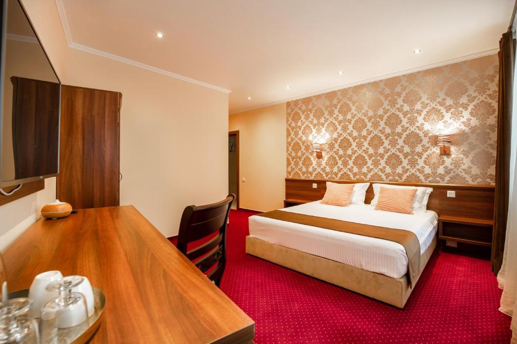 BUCUR 9 - Deluxe King Room