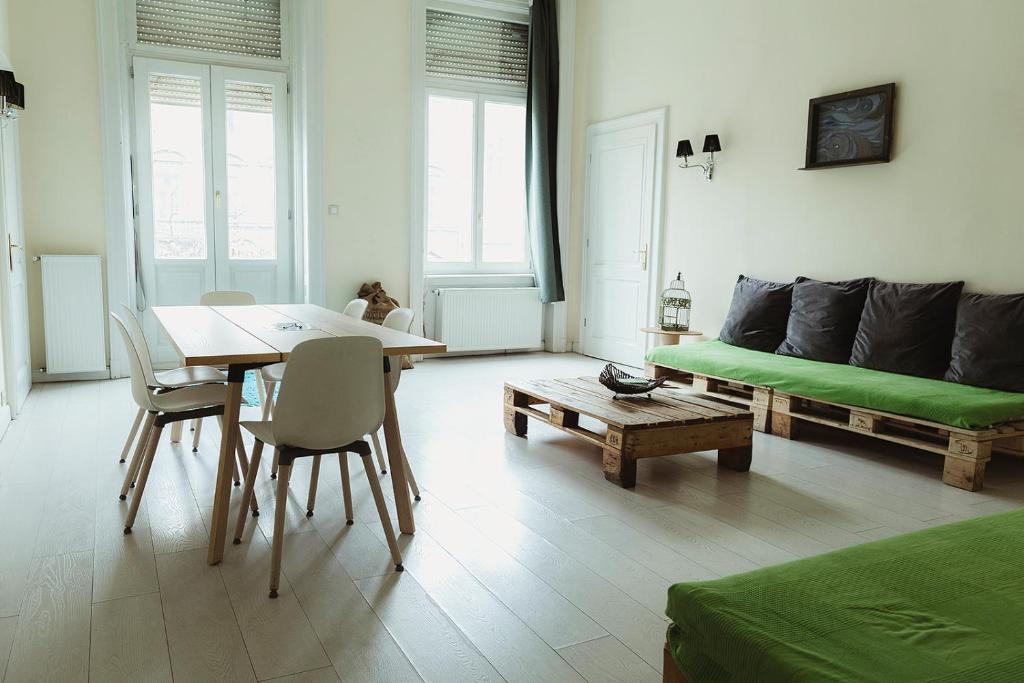 Posedenie v ubytovaní Jozsef63 Apartment