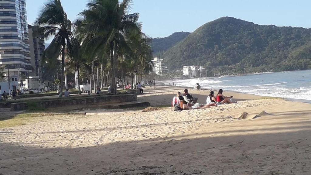  apto. martim de sá 2 dor. 8 pessoas doni