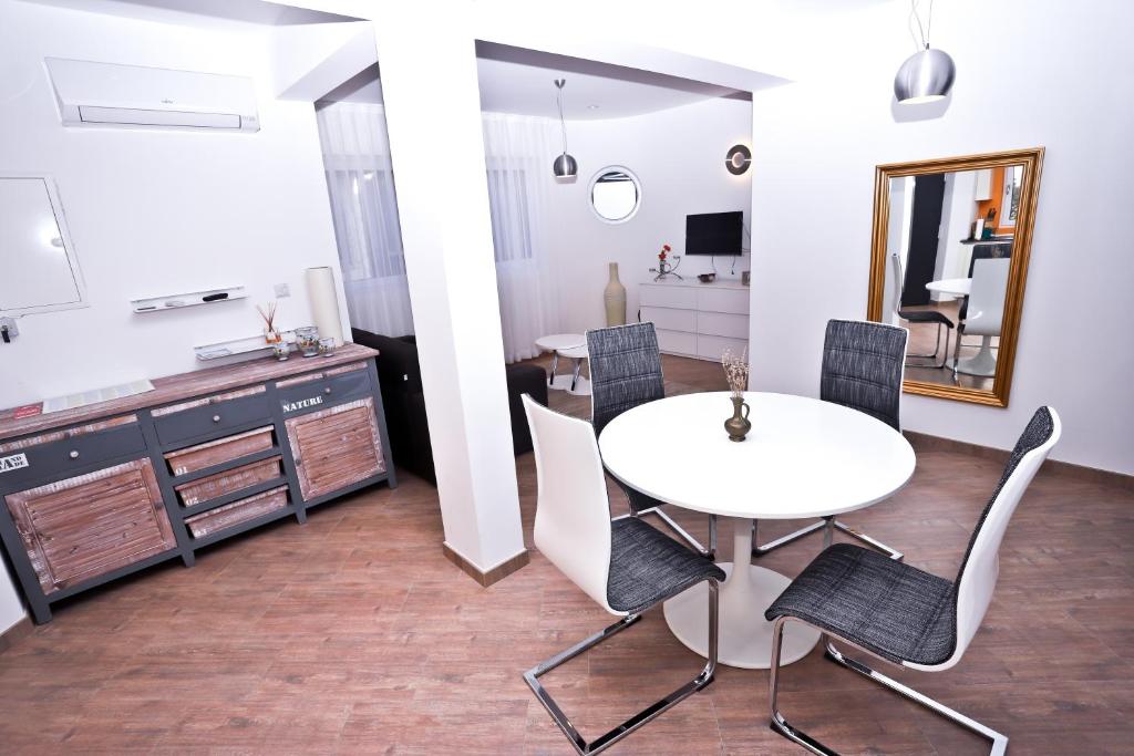 Kuchnia lub aneks kuchenny w obiekcie Apartment I&I