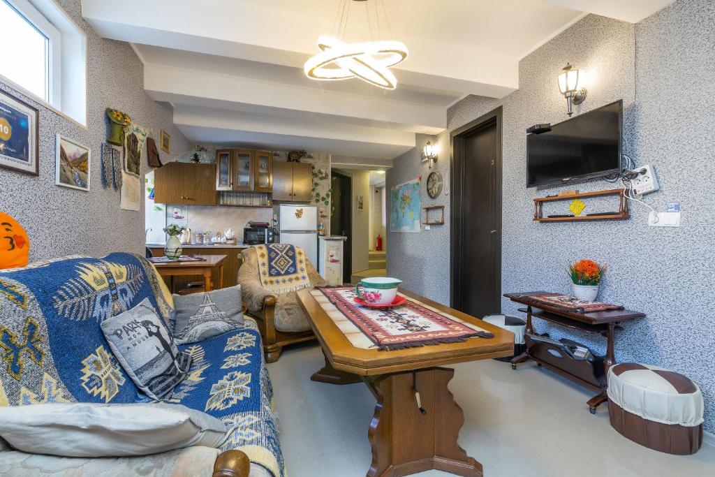 Kuchyň nebo kuchyňský kout v ubytování Guest house poligloti